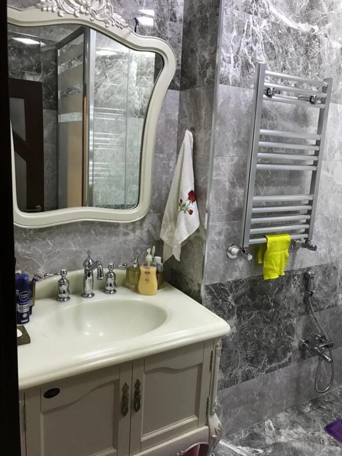 Satılır 3 otaqlı mənzil 120 m²