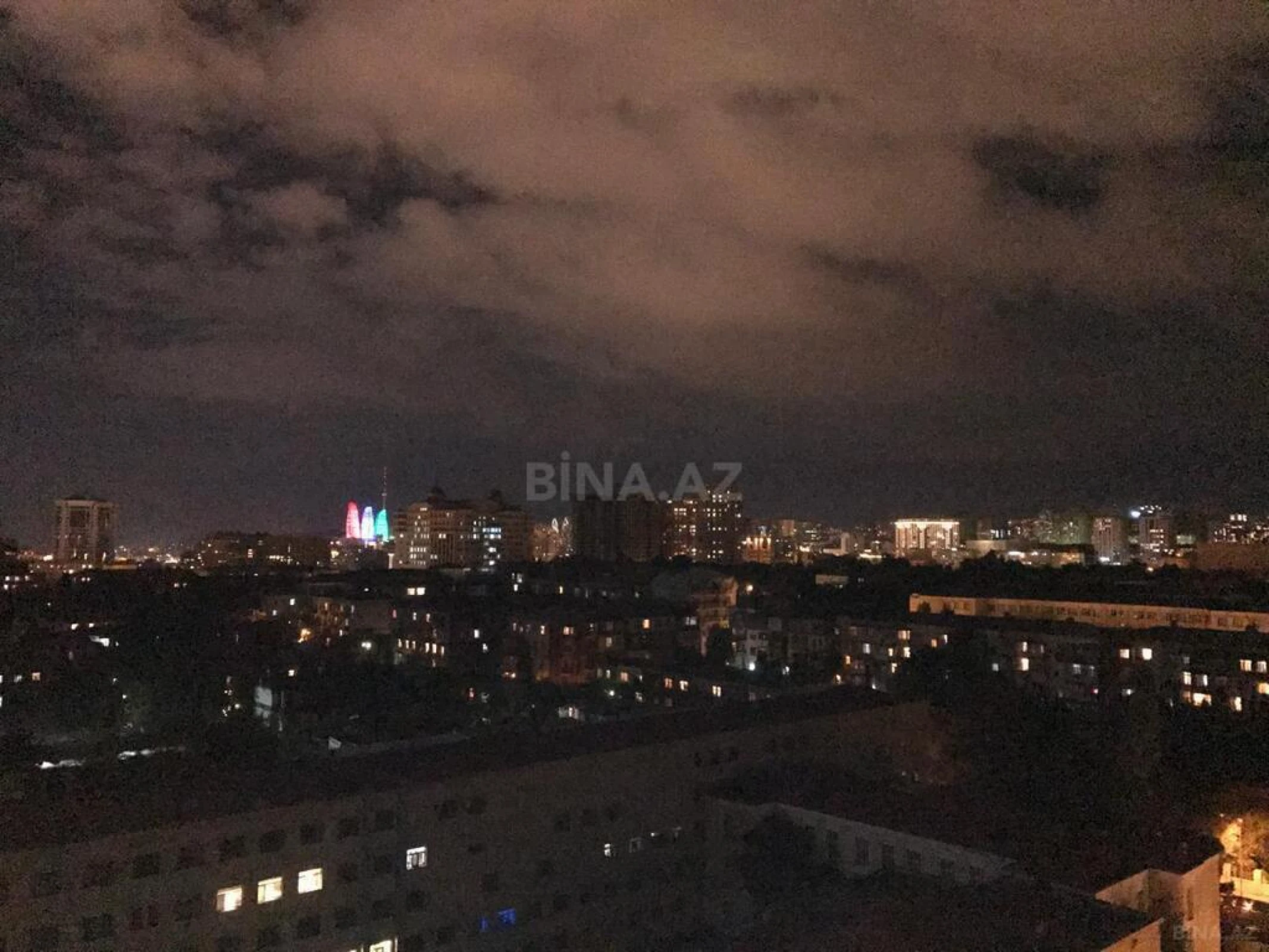 Satılır 3 otaqlı mənzil 120 m²