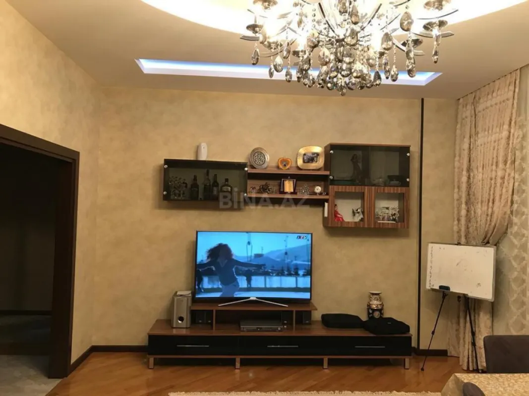 Satılır 3 otaqlı mənzil 120 m²