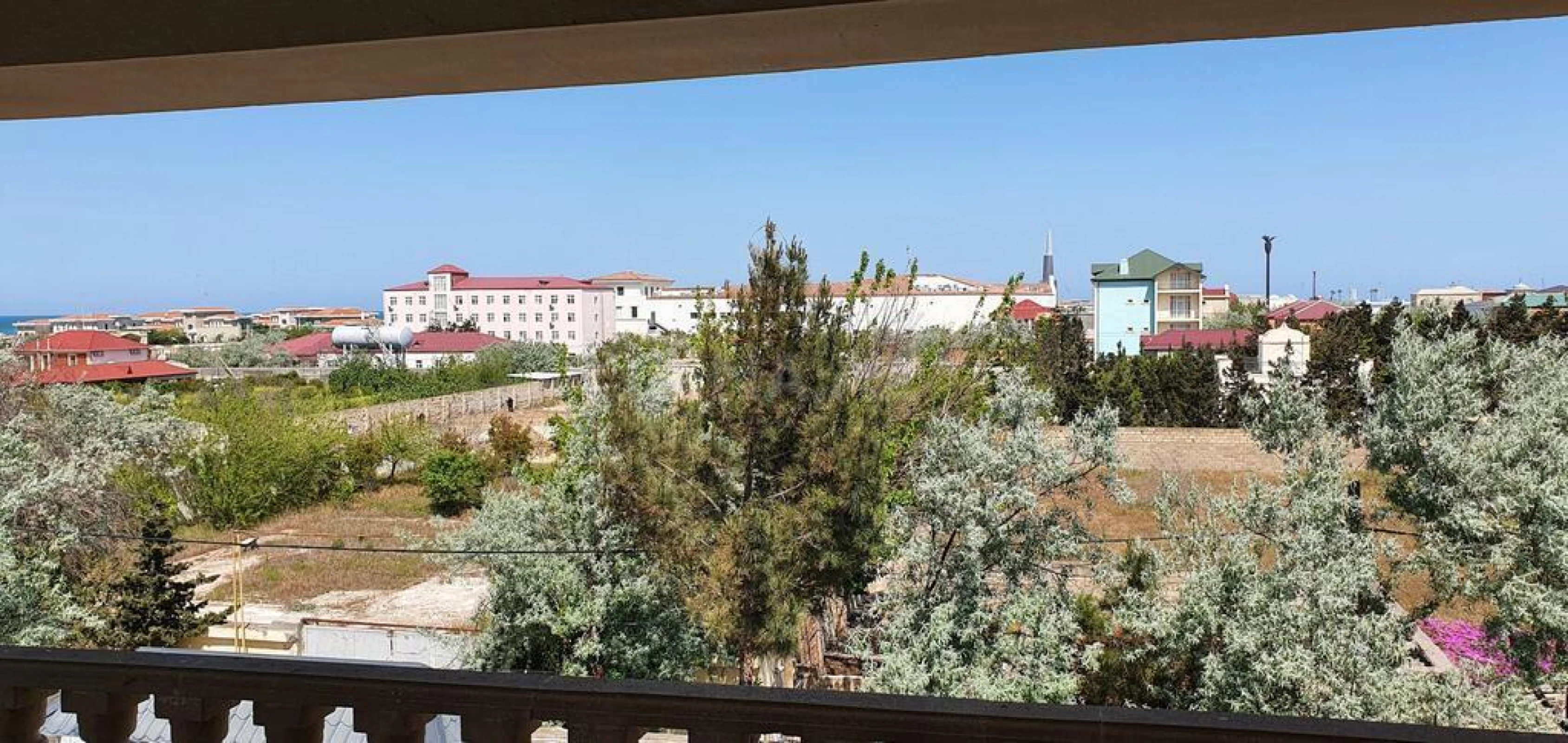 Satılır 6 otaqlı həyət evi 350 m²