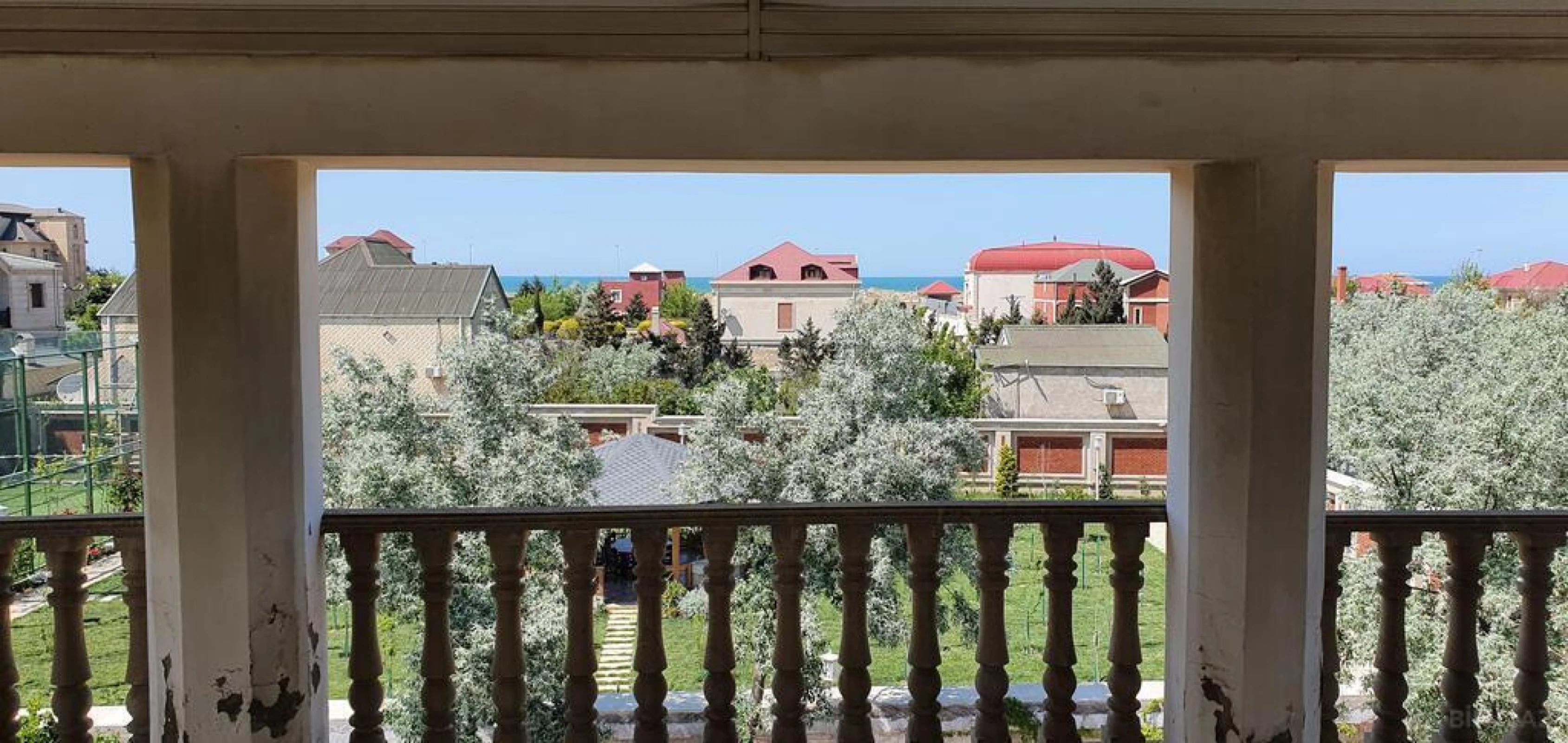 Satılır 6 otaqlı həyət evi 350 m²