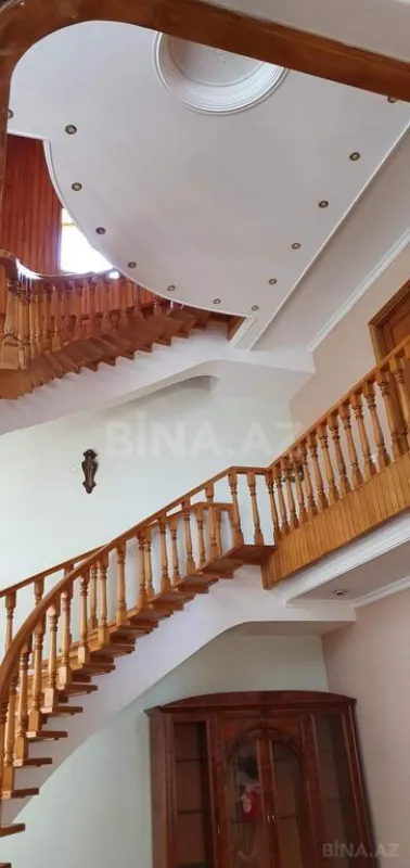 Satılır 6 otaqlı həyət evi 350 m²
