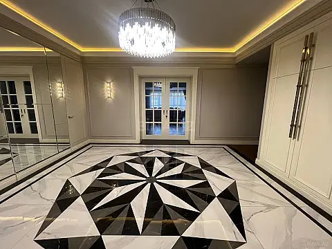 Satılır 4 otaqlı mənzil 270 m²