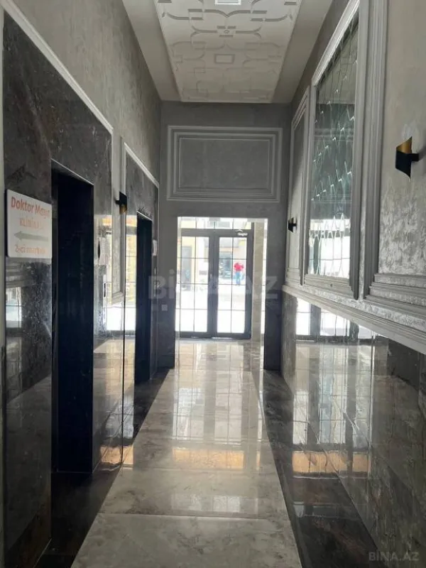 Satılır 4 otaqlı mənzil 270 m²