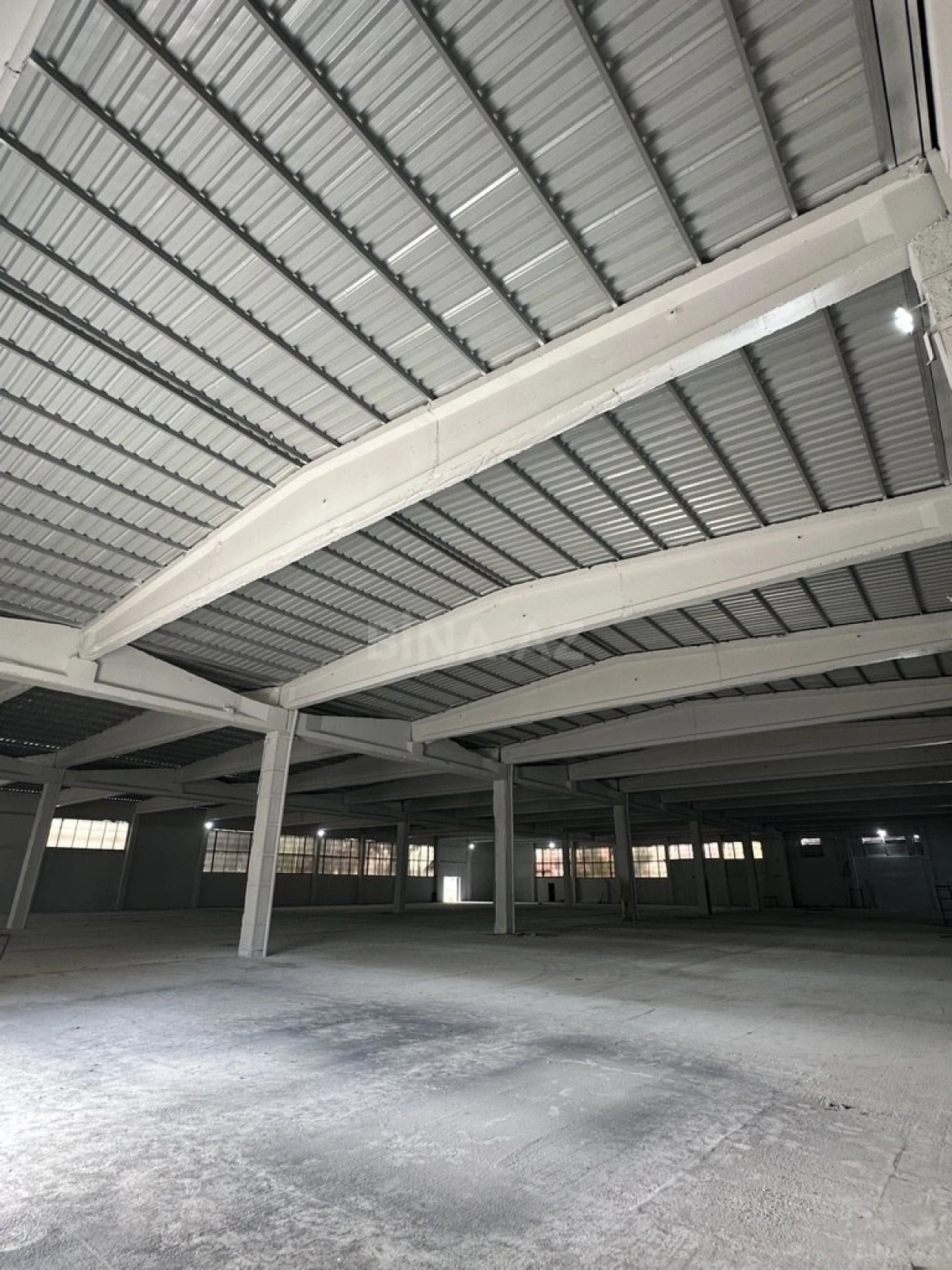 Kirayə verilir obyekt 2800 m²