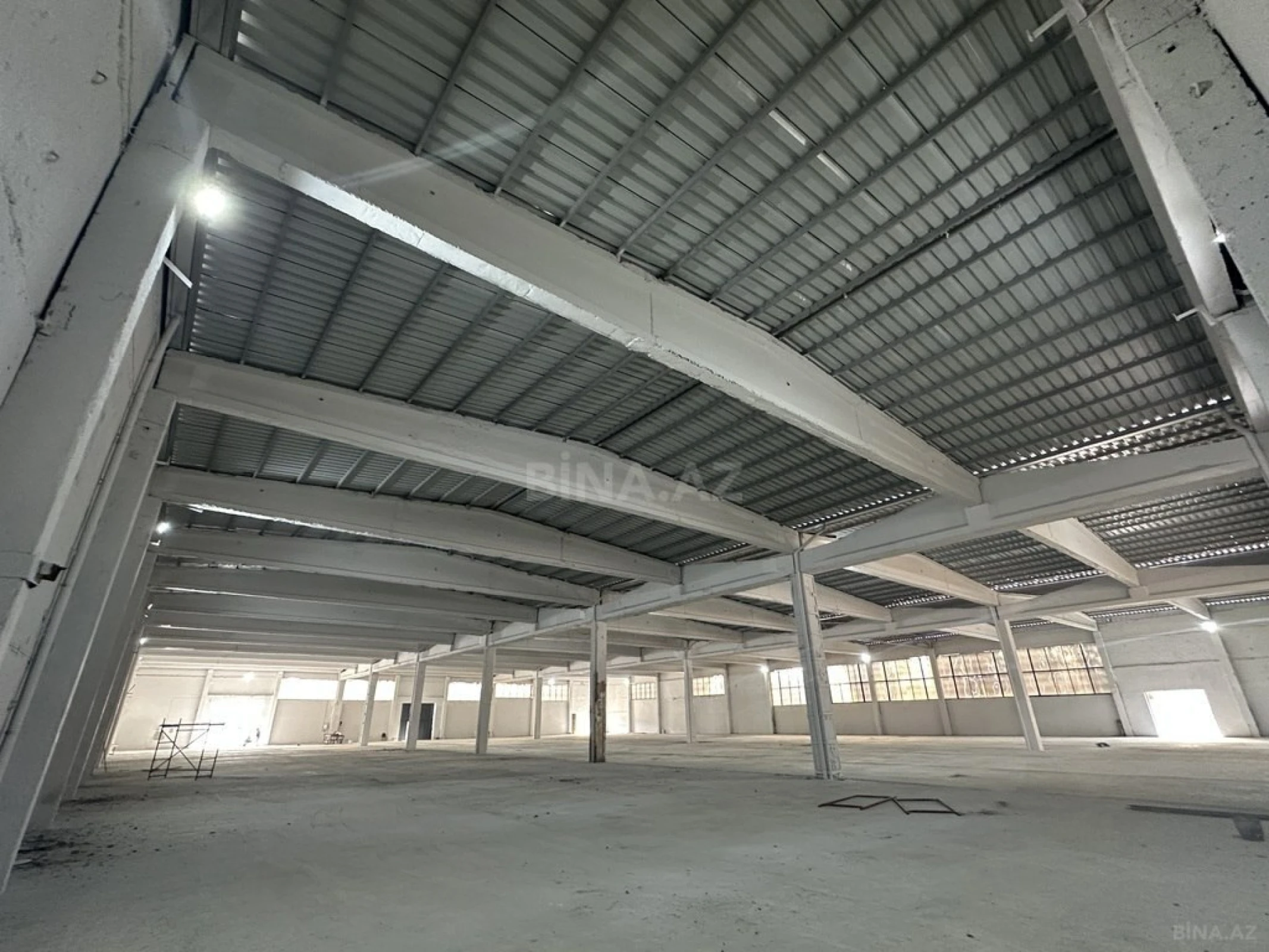 Kirayə verilir obyekt 2800 m²