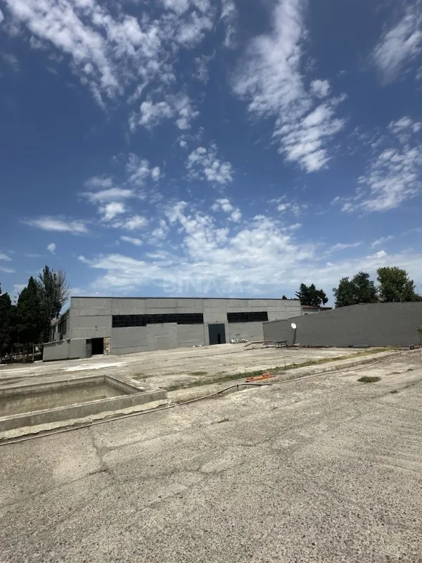 Kirayə verilir obyekt 2800 m²