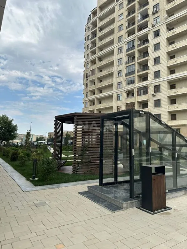 Satılır 3 otaqlı mənzil 98 m²