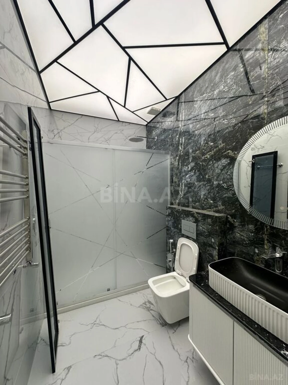 Satılır 3 otaqlı mənzil 98 m²