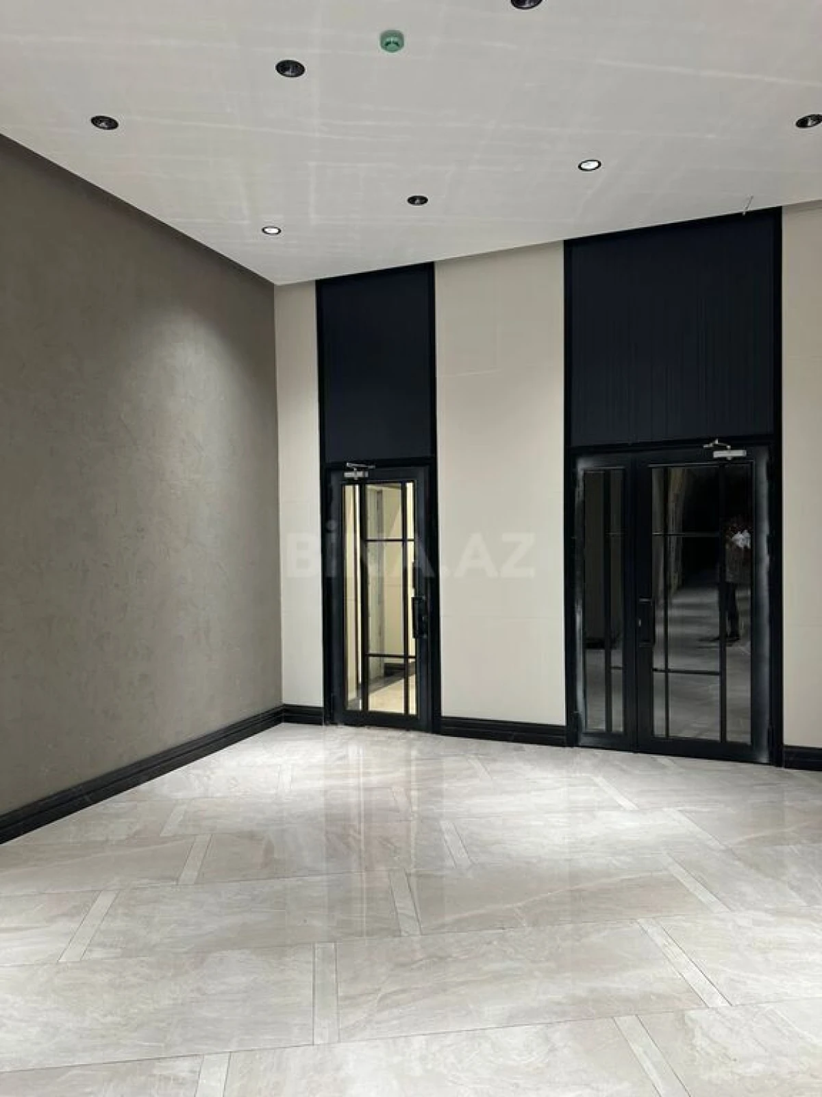 Satılır 3 otaqlı mənzil 98 m²