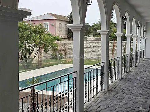 Satılır 4 otaqlı həyət evi 300 m²