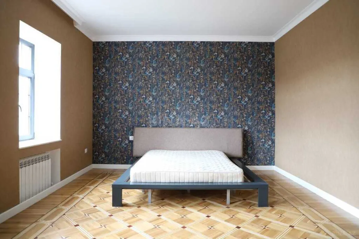 Satılır 4 otaqlı həyət evi 300 m²