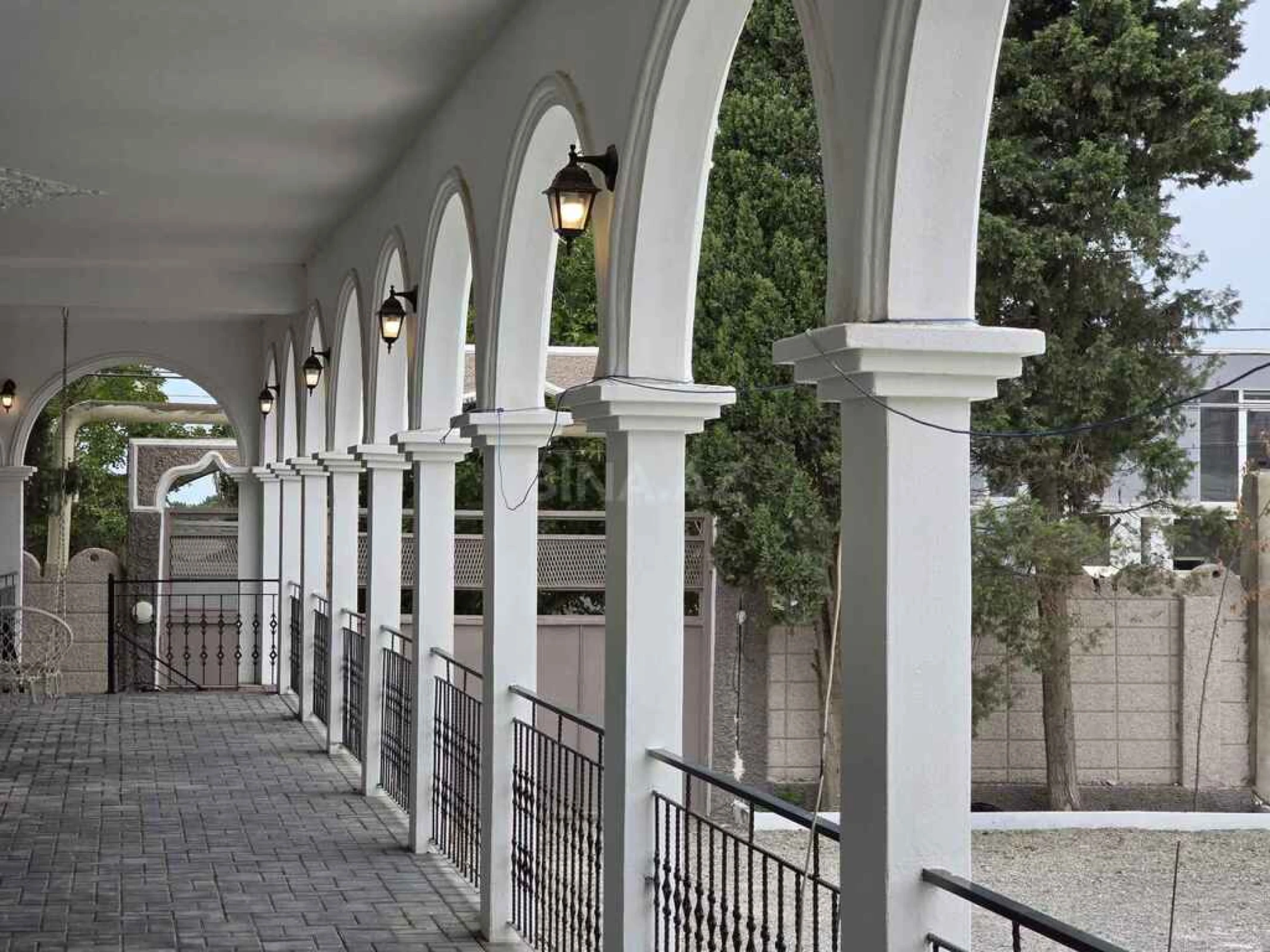 Satılır 4 otaqlı həyət evi 300 m²