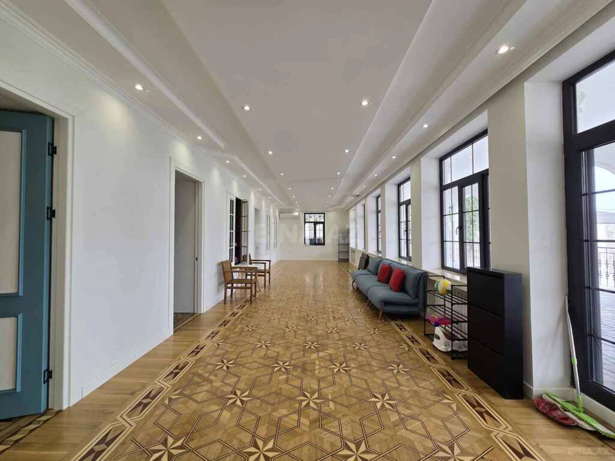 Satılır 4 otaqlı həyət evi 300 m²