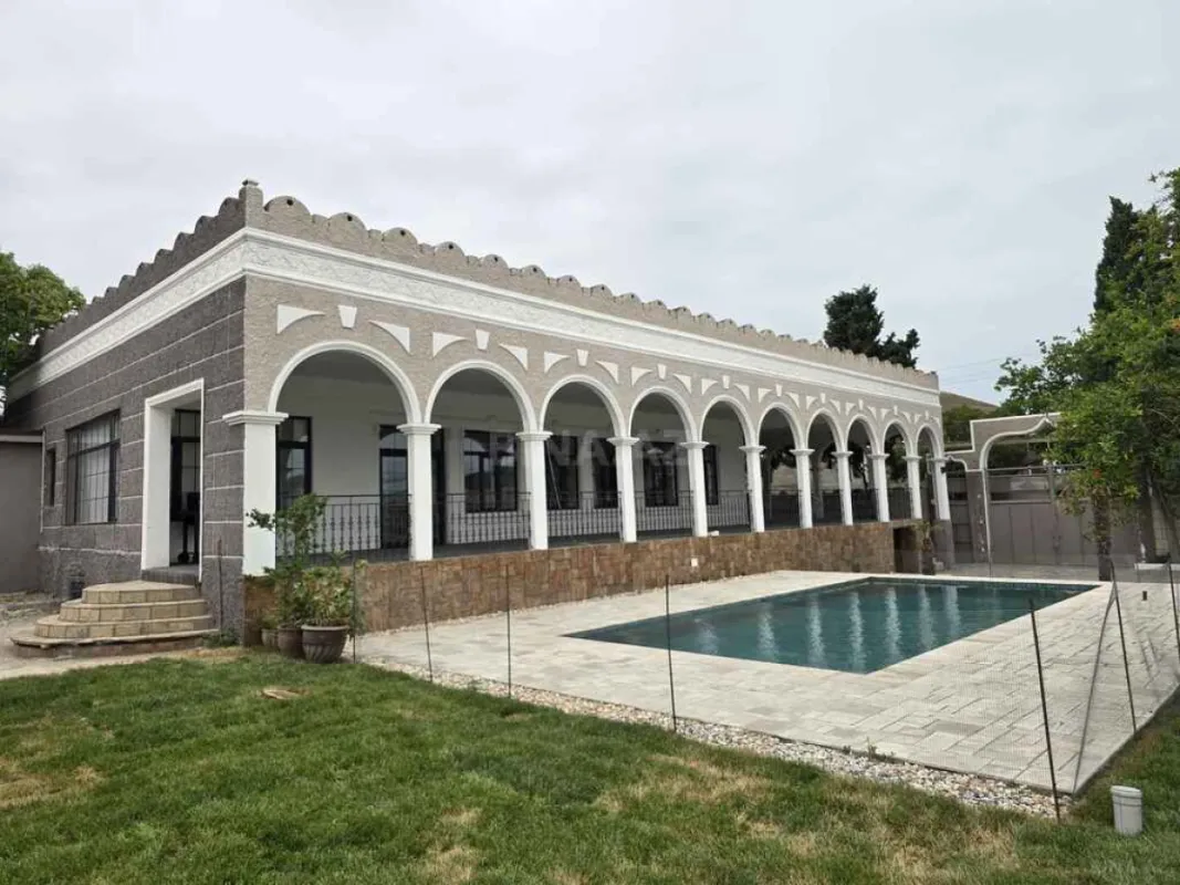 Satılır 4 otaqlı həyət evi 300 m²