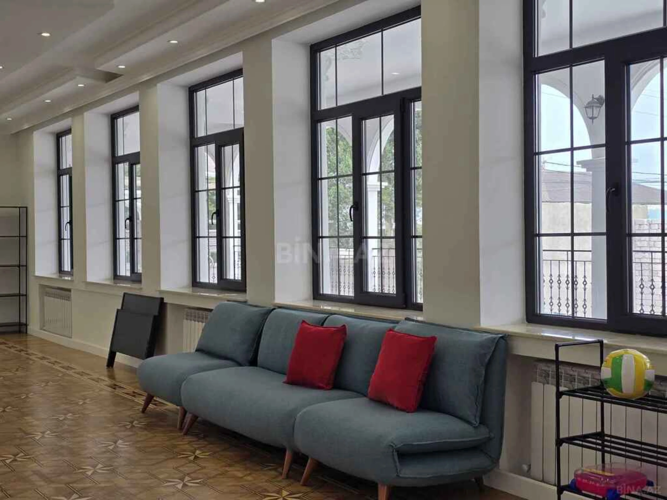 Satılır 4 otaqlı həyət evi 300 m²