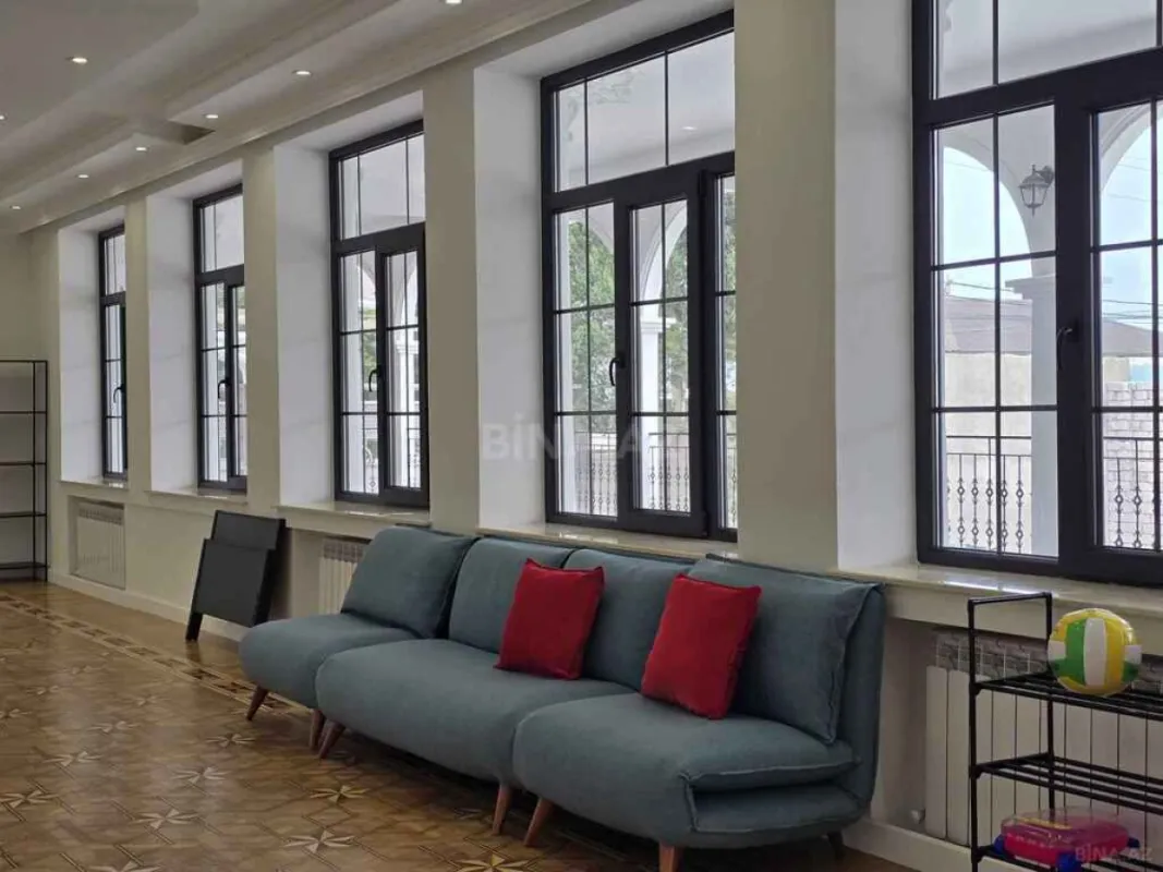 Satılır 4 otaqlı həyət evi 300 m²