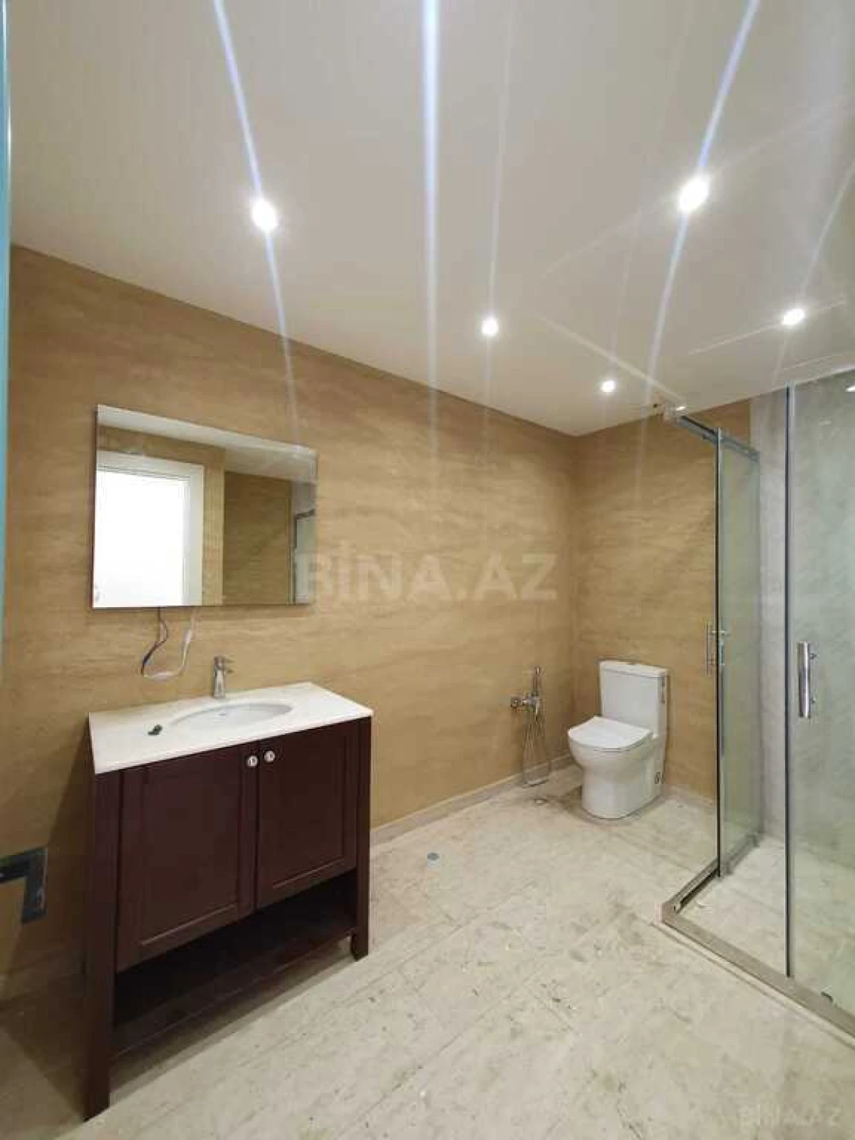 Satılır 4 otaqlı həyət evi 300 m²
