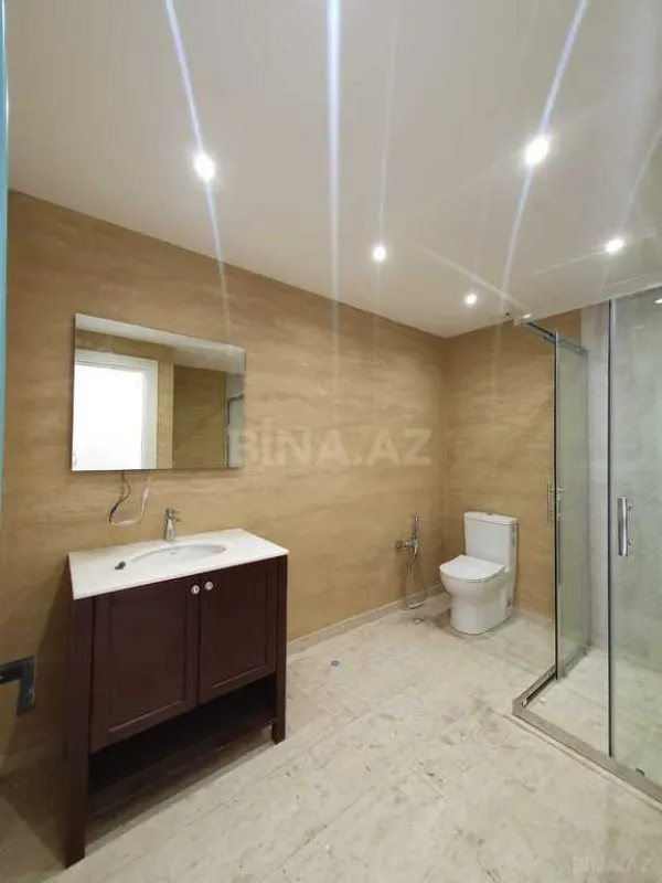 Satılır 4 otaqlı həyət evi 300 m²