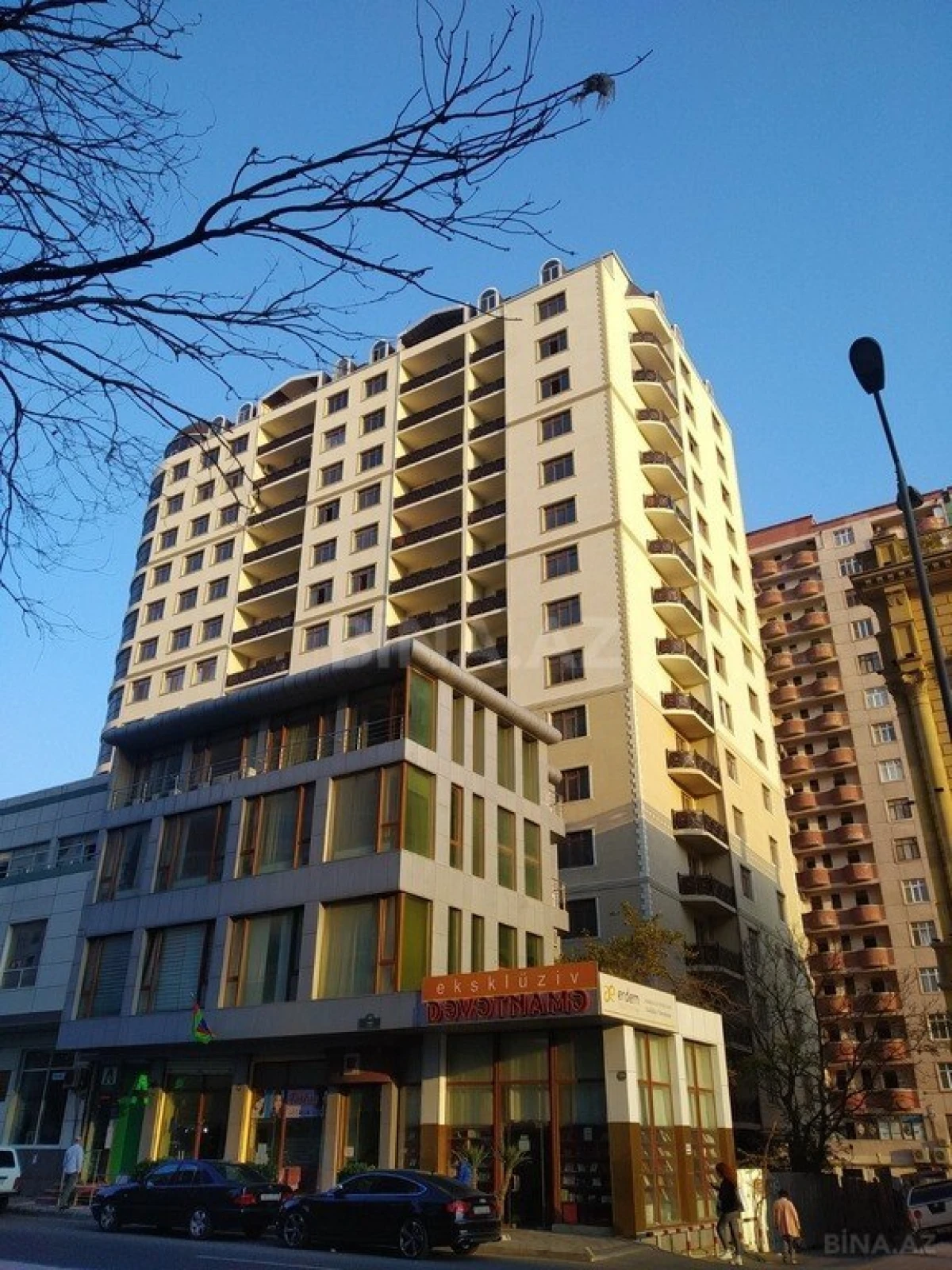 Satılır 3 otaqlı mənzil 145 m²