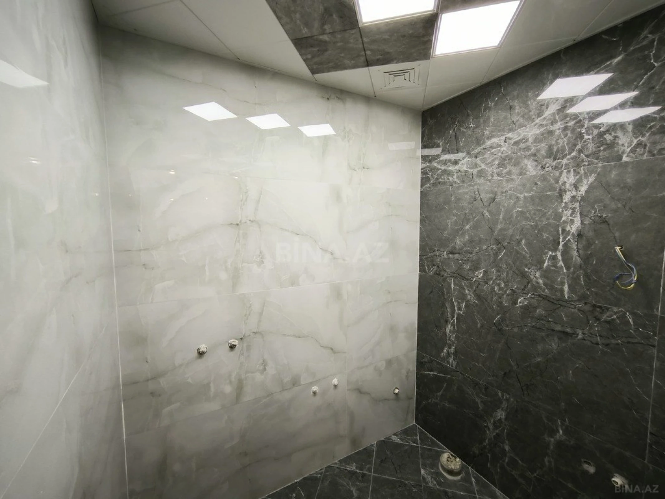 Satılır 3 otaqlı mənzil 145 m²