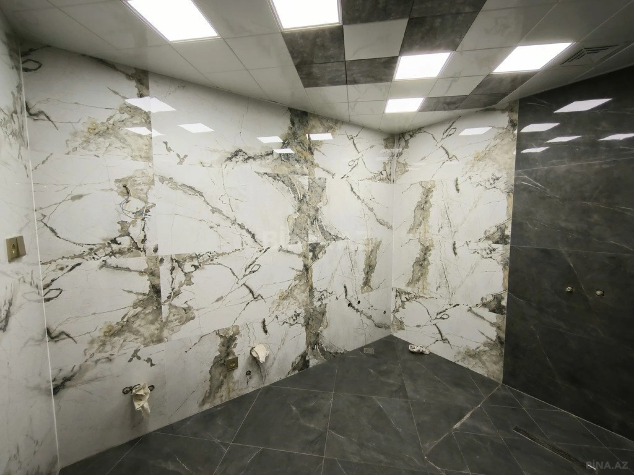 Satılır 3 otaqlı mənzil 145 m²