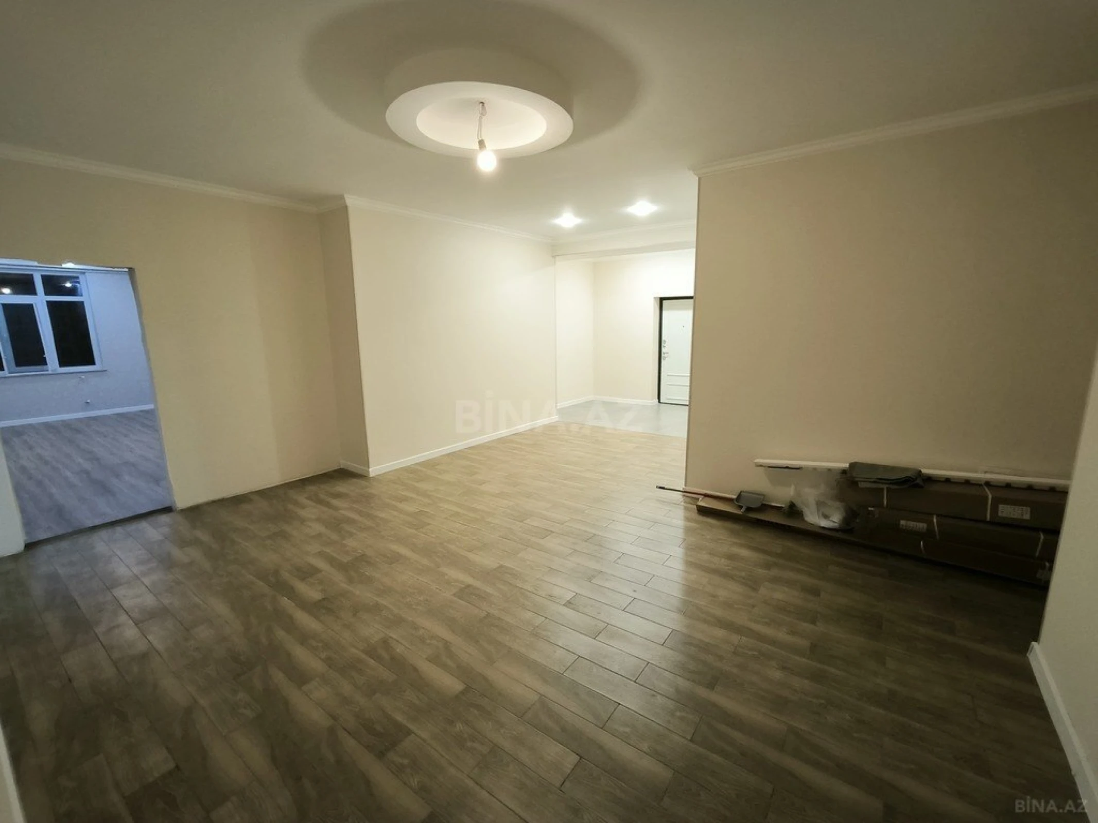 Satılır 3 otaqlı mənzil 145 m²