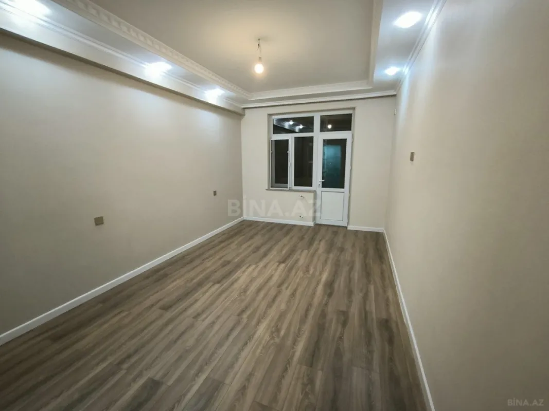 Satılır 3 otaqlı mənzil 145 m²