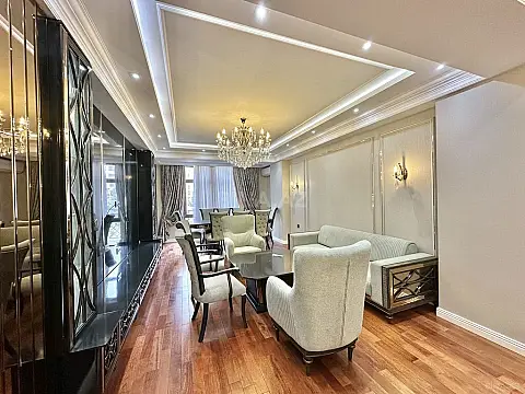 Satılır 4 otaqlı mənzil 164 m²