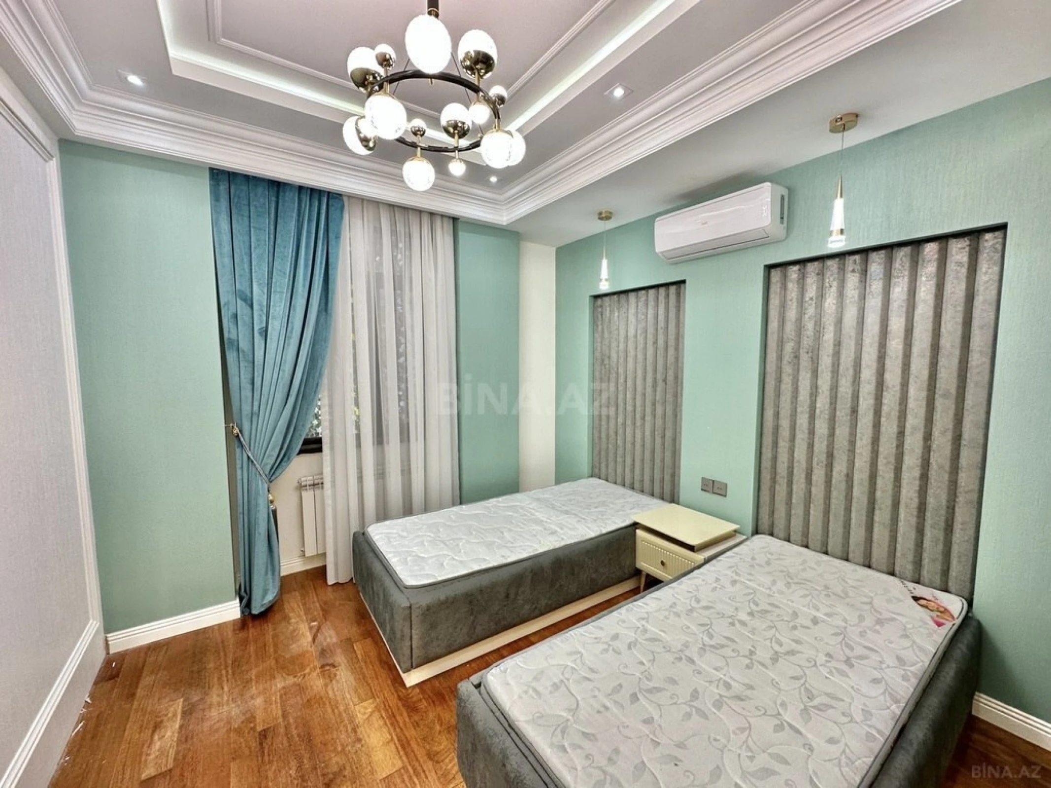 Satılır 4 otaqlı mənzil 164 m²