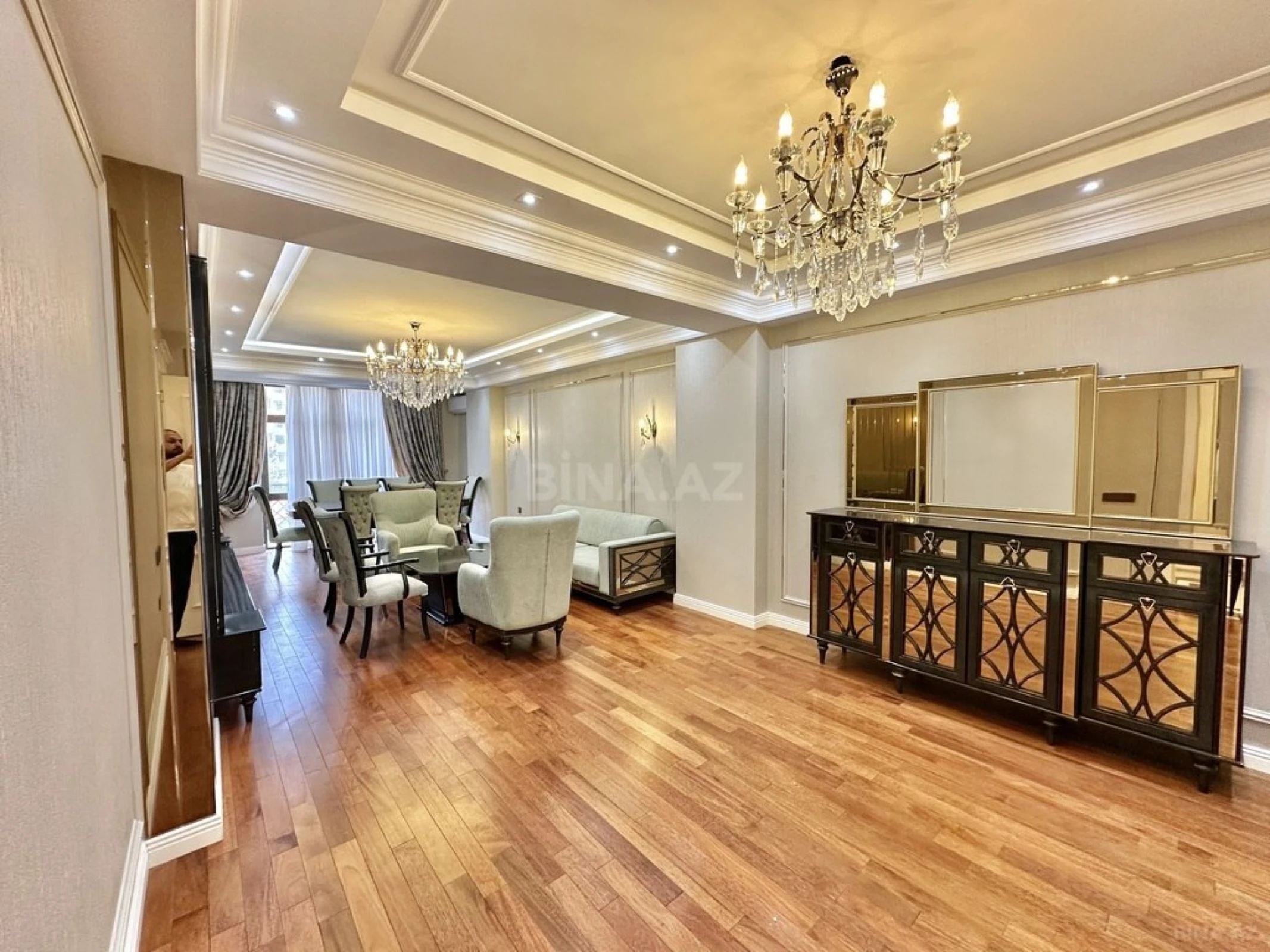 Satılır 4 otaqlı mənzil 164 m²