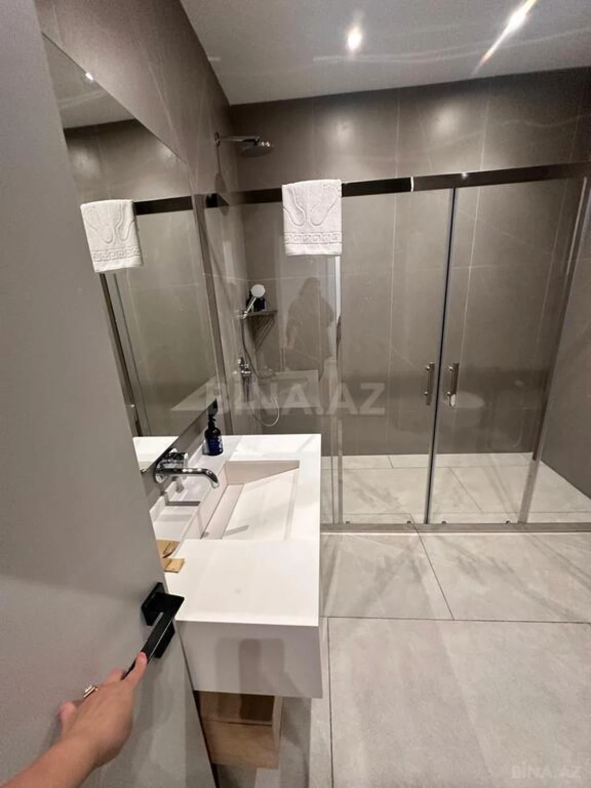 Kirayə verilir 2 otaqlı mənzil 86 m²