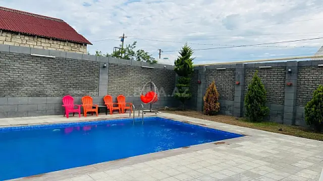 Kirayə verilir 4 otaqlı həyət evi 200 m²