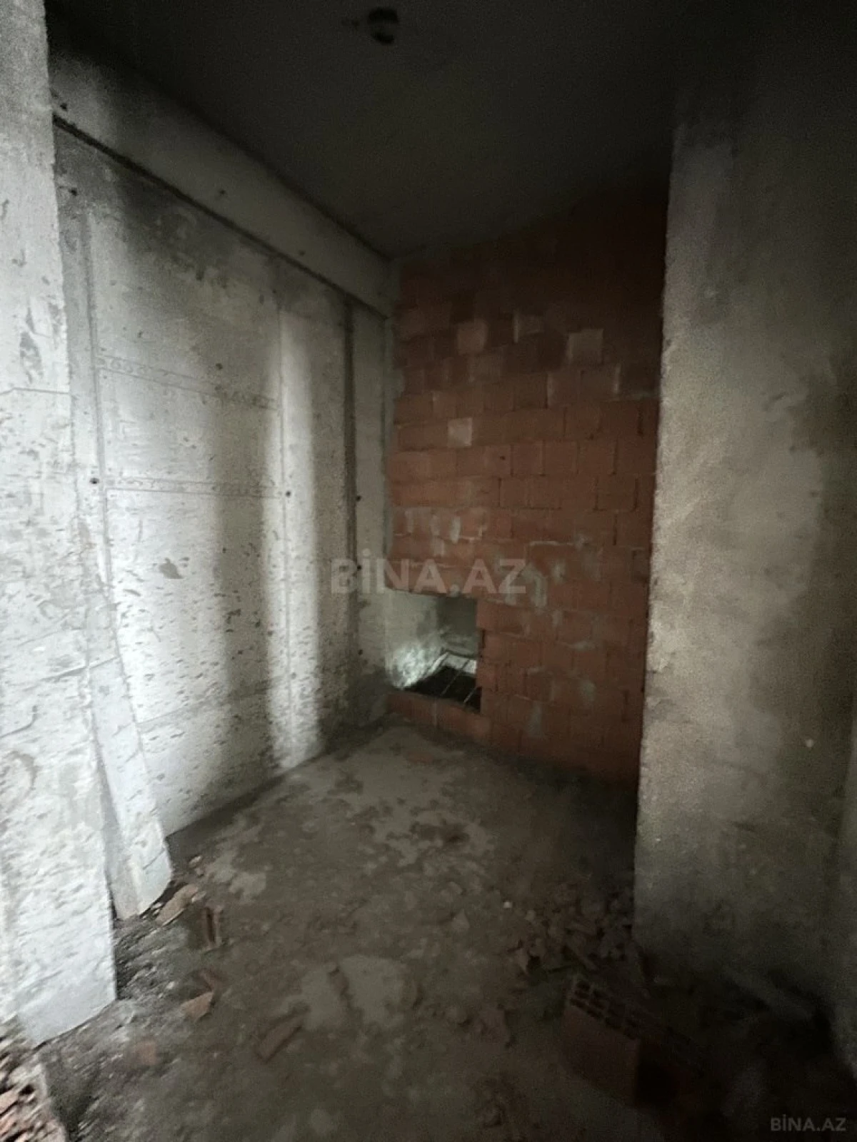 Satılır 2 otaqlı mənzil 76 m²