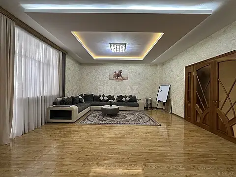Satılır 4 otaqlı mənzil 250 m²