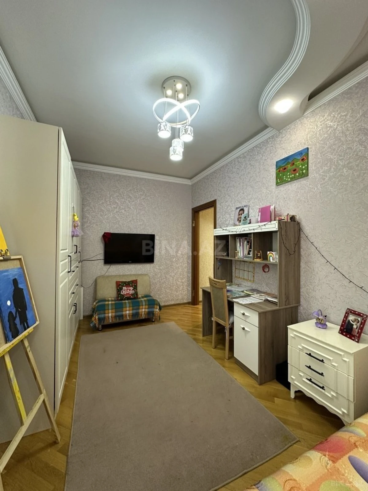 Satılır 4 otaqlı mənzil 250 m²