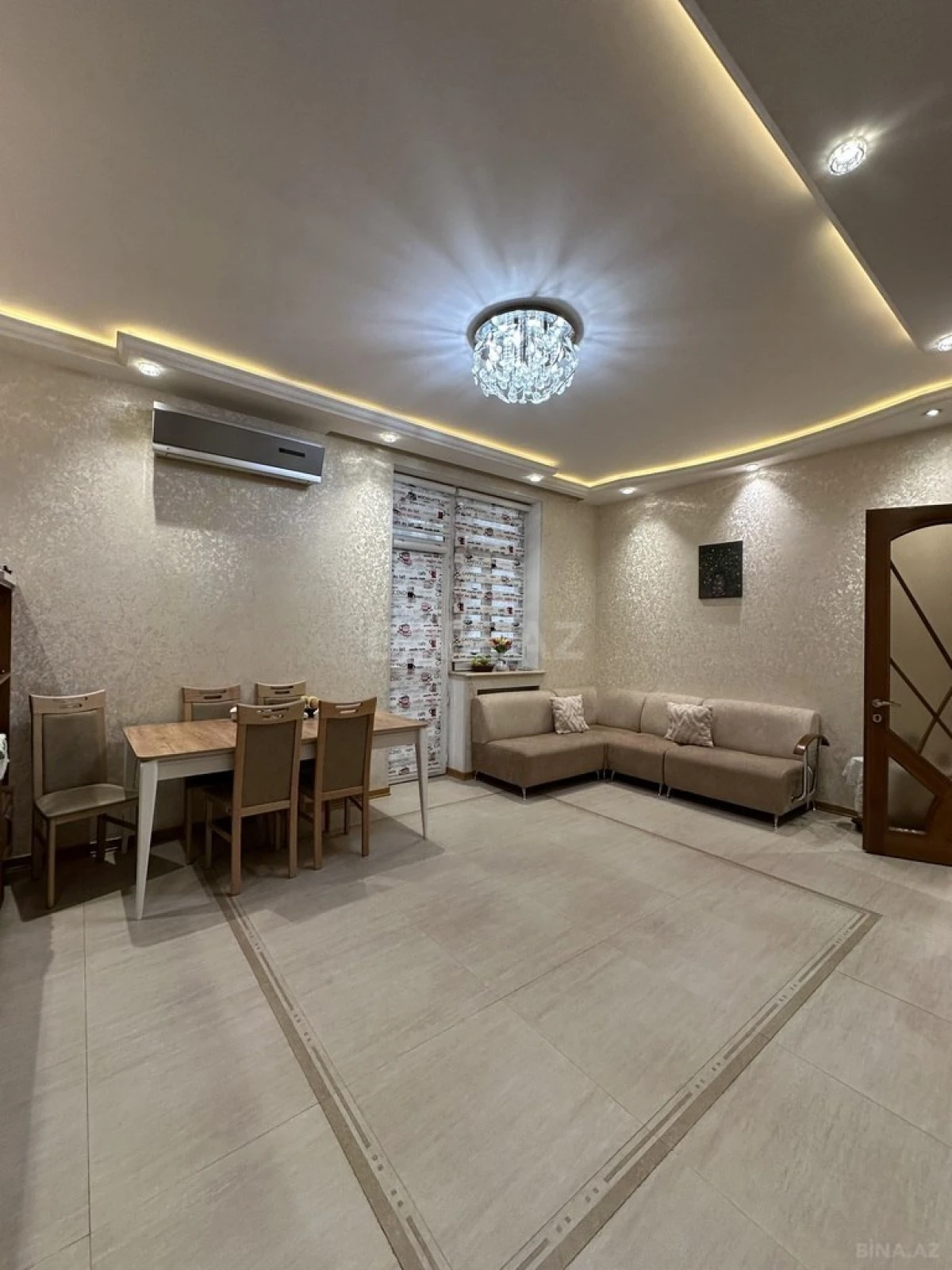 Satılır 4 otaqlı mənzil 250 m²