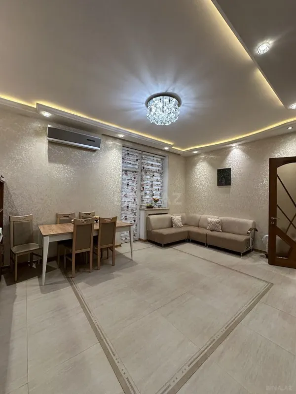 Satılır 4 otaqlı mənzil 250 m²