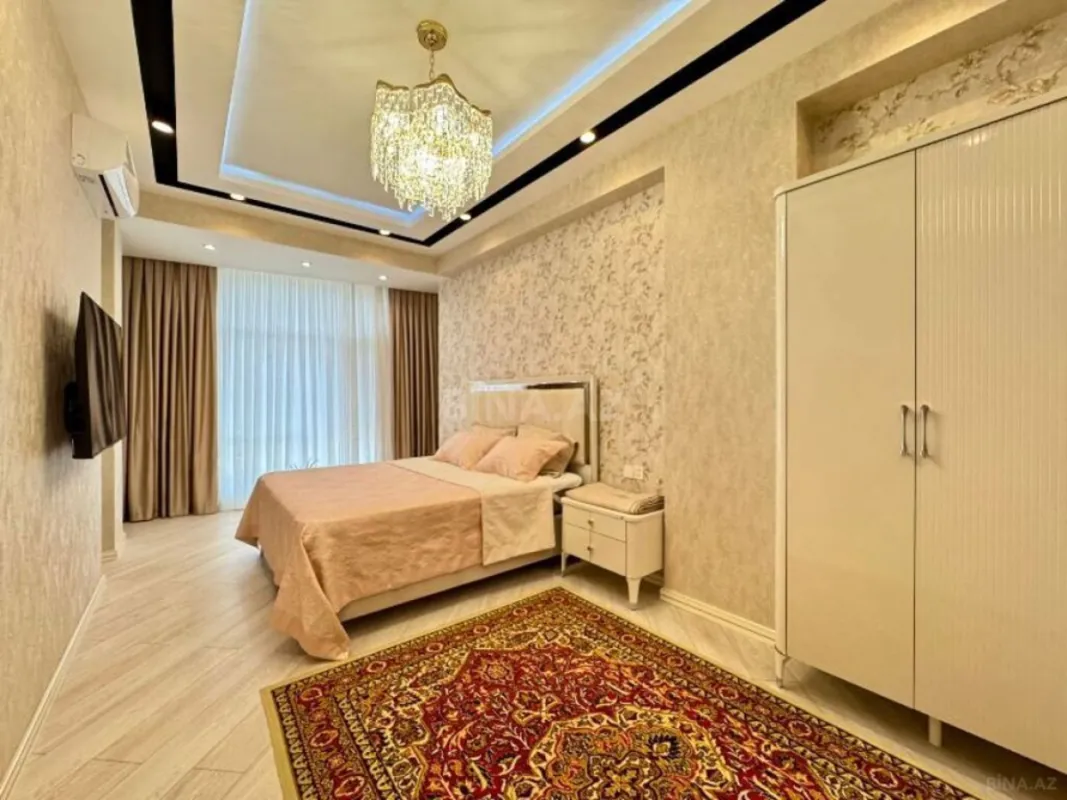 Satılır 3 otaqlı mənzil 138 m²