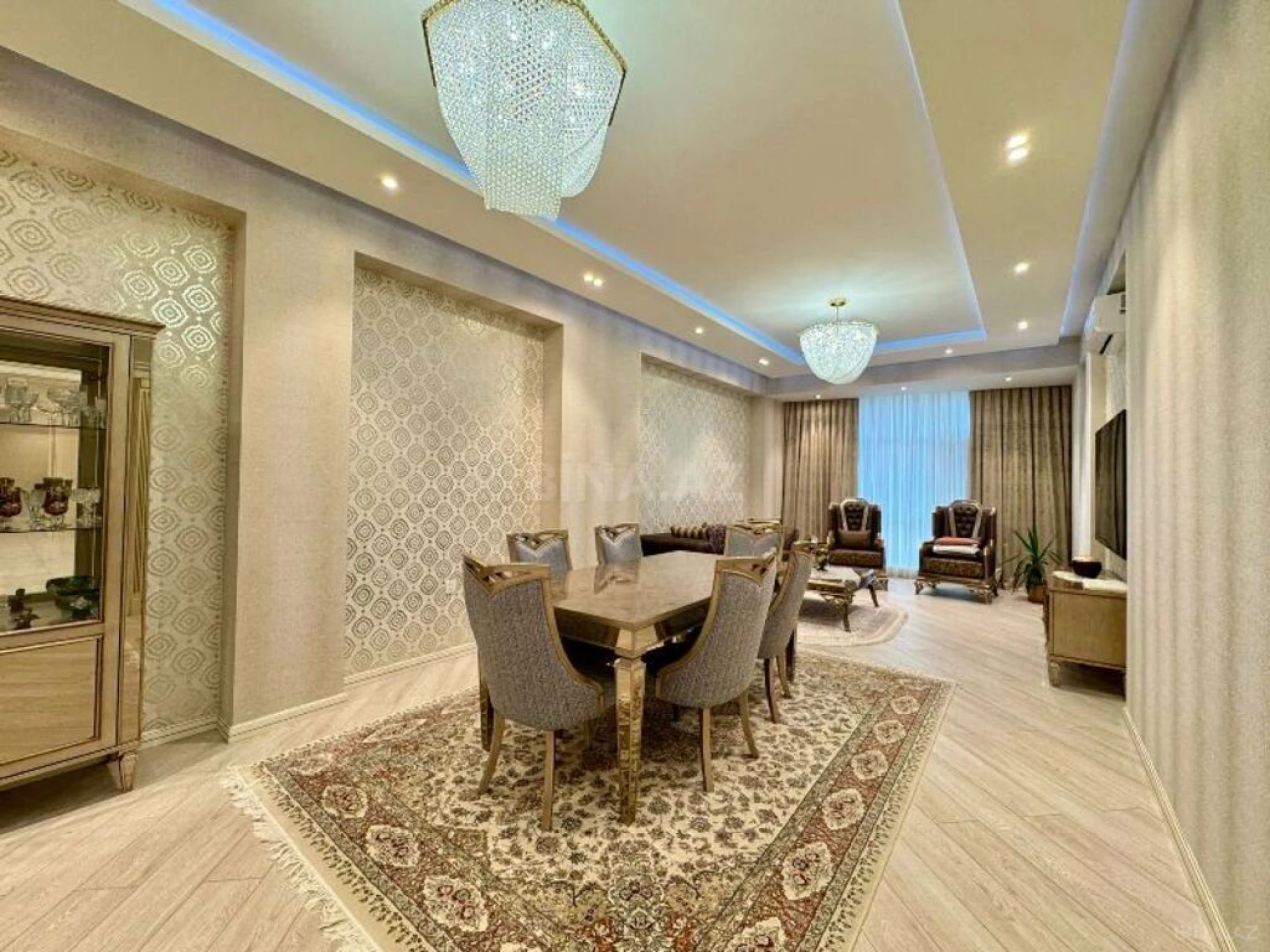 Satılır 3 otaqlı mənzil 138 m²