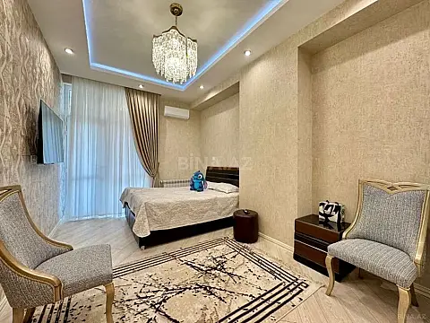 Satılır 3 otaqlı mənzil 138 m²
