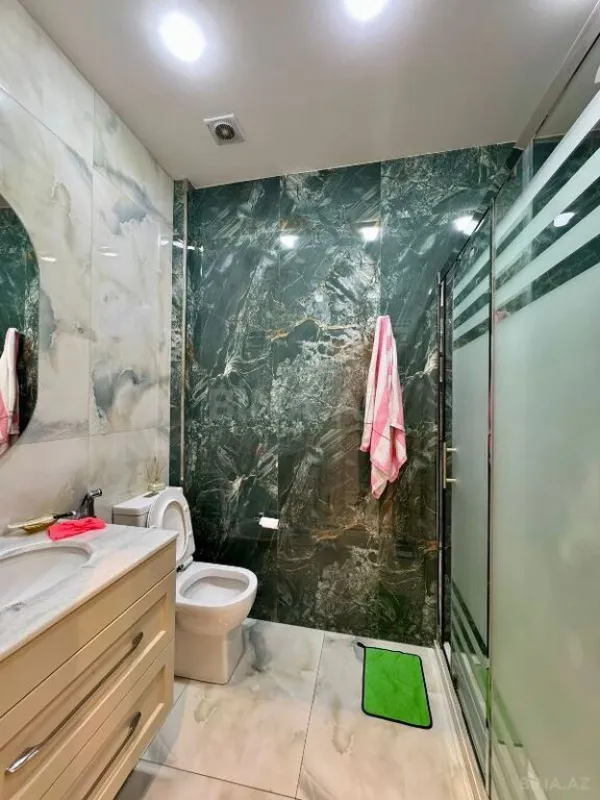 Satılır 3 otaqlı mənzil 138 m²