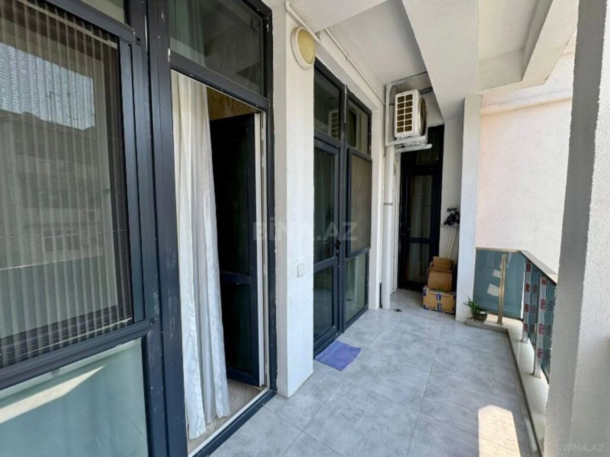 Satılır 3 otaqlı mənzil 138 m²