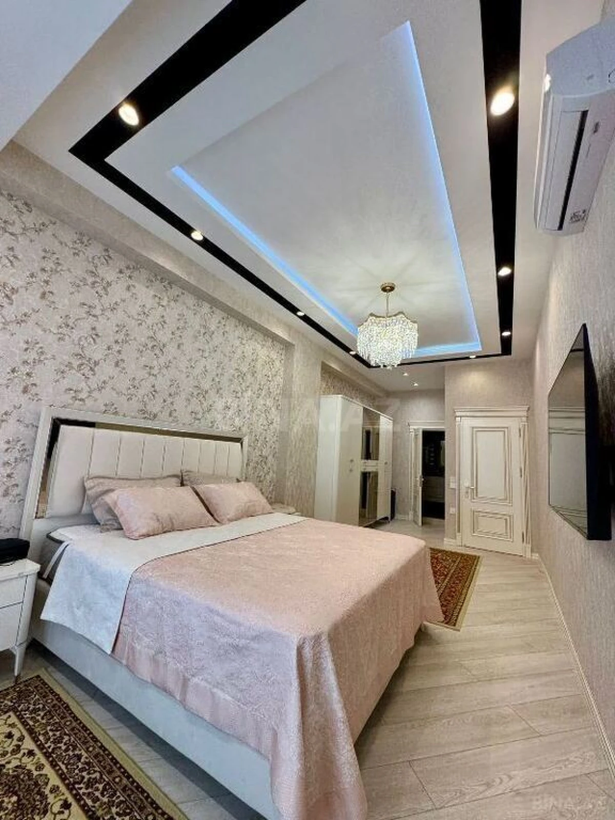 Satılır 3 otaqlı mənzil 138 m²