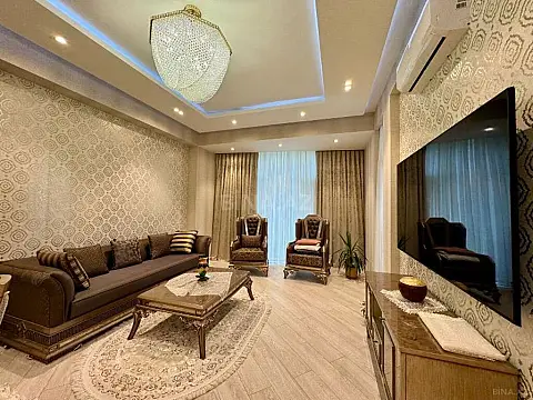 Satılır 3 otaqlı mənzil 138 m²