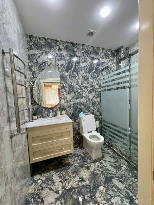 Satılır 3 otaqlı mənzil 138 m²