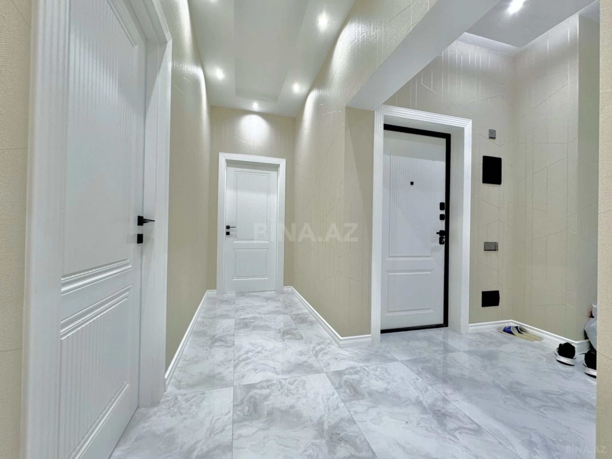 Satılır 2 otaqlı mənzil 91 m²