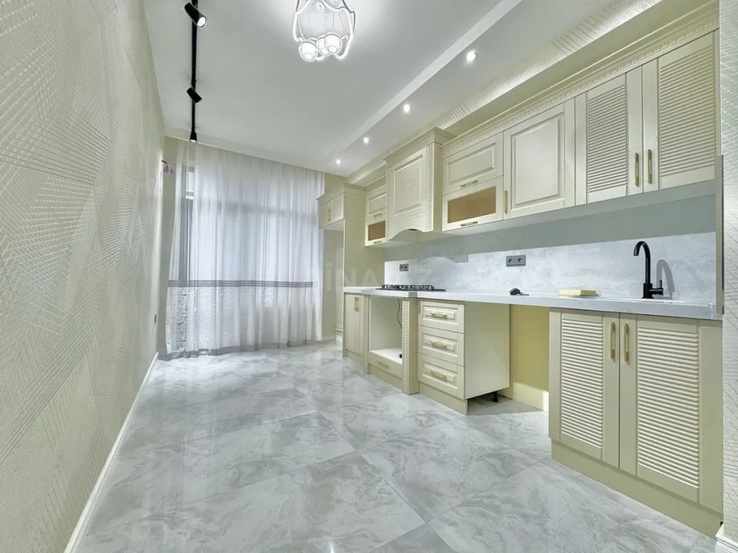 Satılır 2 otaqlı mənzil 91 m²