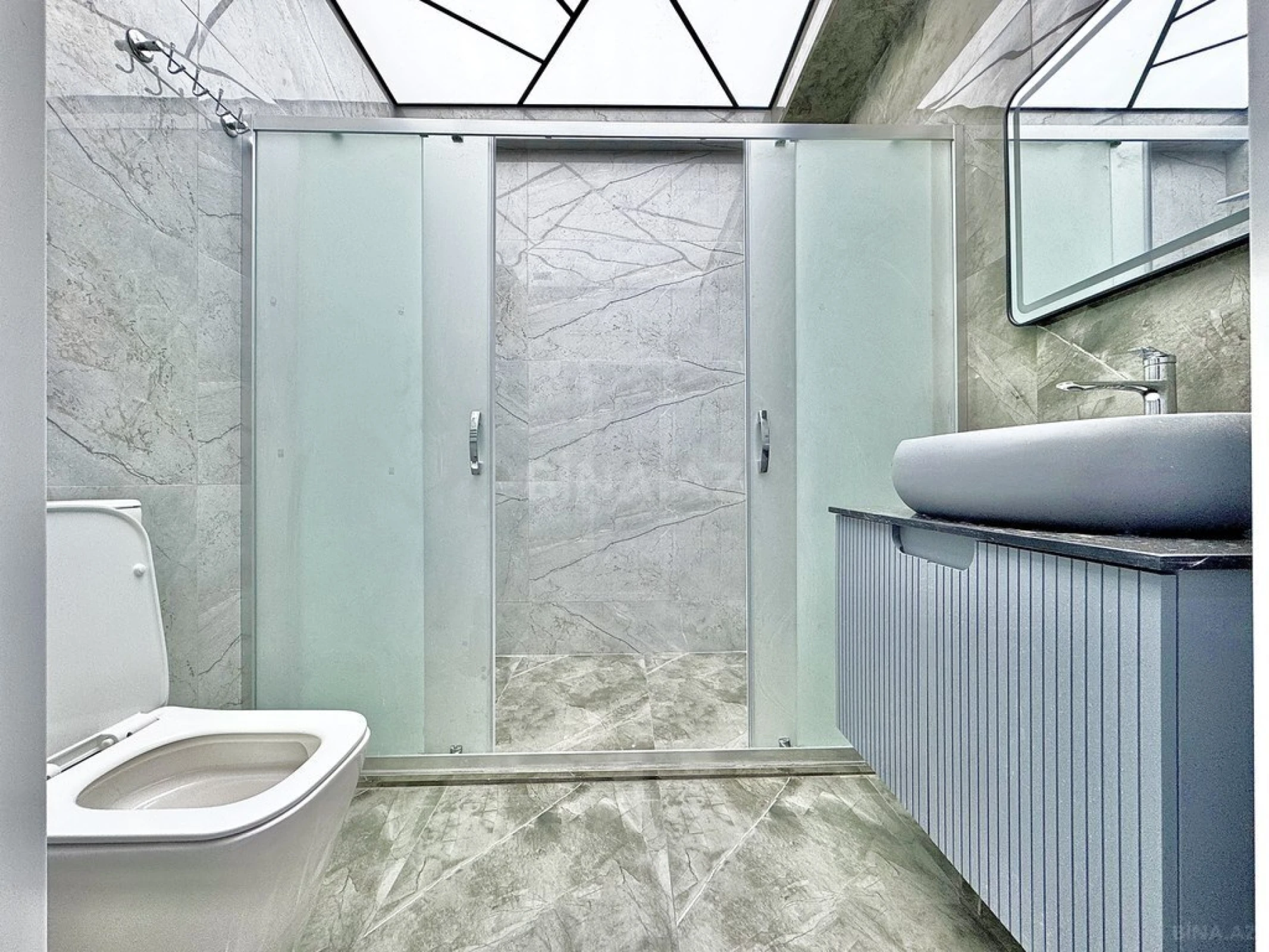 Satılır 2 otaqlı mənzil 91 m²