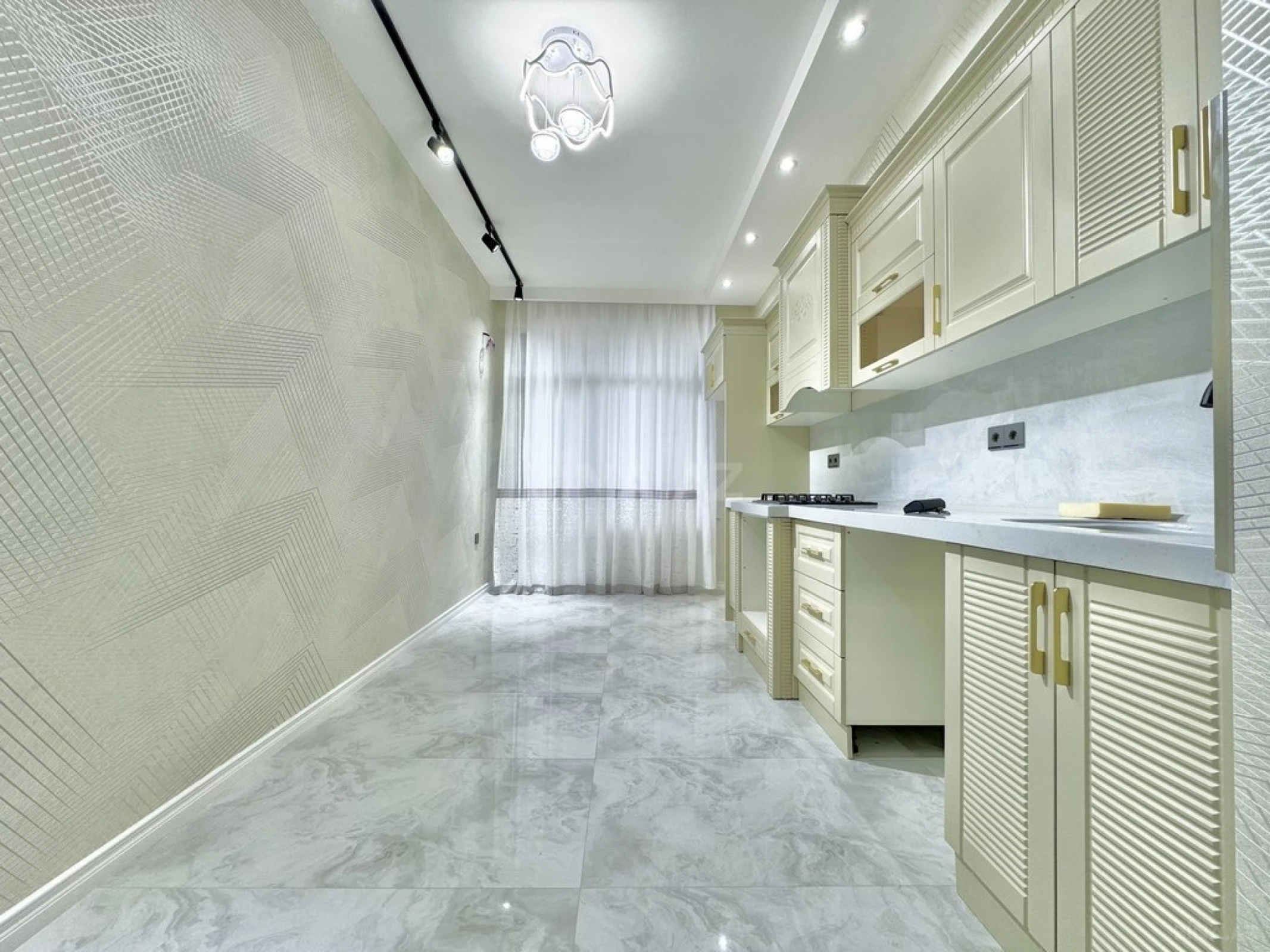 Satılır 2 otaqlı mənzil 91 m²